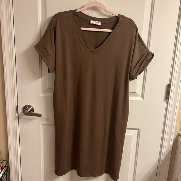 Zenana Rolled Short Sleeve V-Neck T-Shirt Dress - Mocha - L - Picture 2 of 6